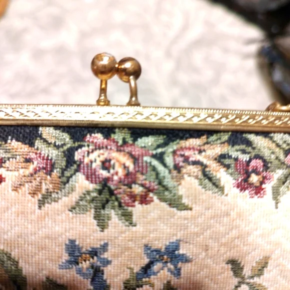 🌿🌹🌿 Lovely Vintage Petite Floral Tapestry Evening Bag Purse Handbag - Picture 9 of 13